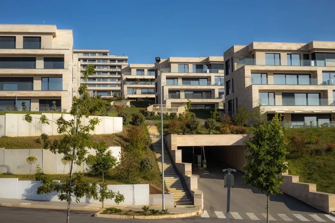 Marigona Hill, Prishtinë, Kosovë. Punime betoni nga Diamanti Teknik në Rezidenciale.